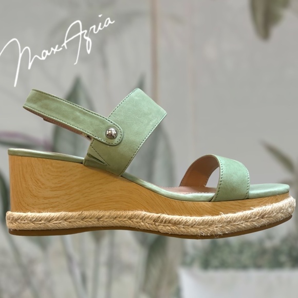 BCBG Allia Wedge Sandals in Reseda Green - Picture 4 of 9